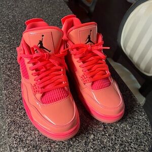 Jordan 4 Hot Punch